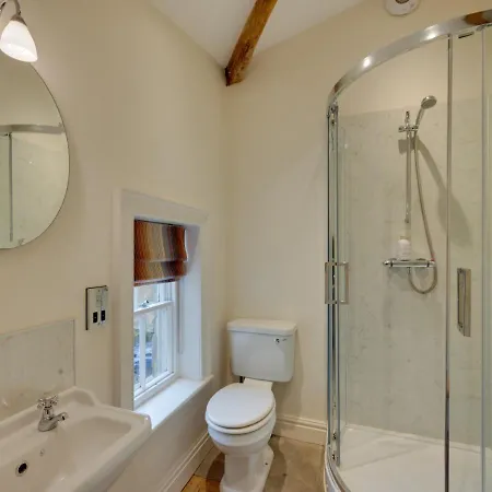 Hazel Brow House Дом отдыха *